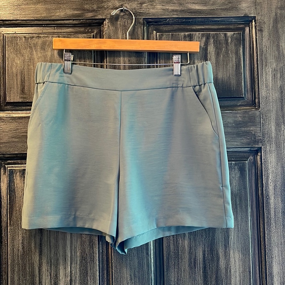 Nine West Mid Rise Shorts